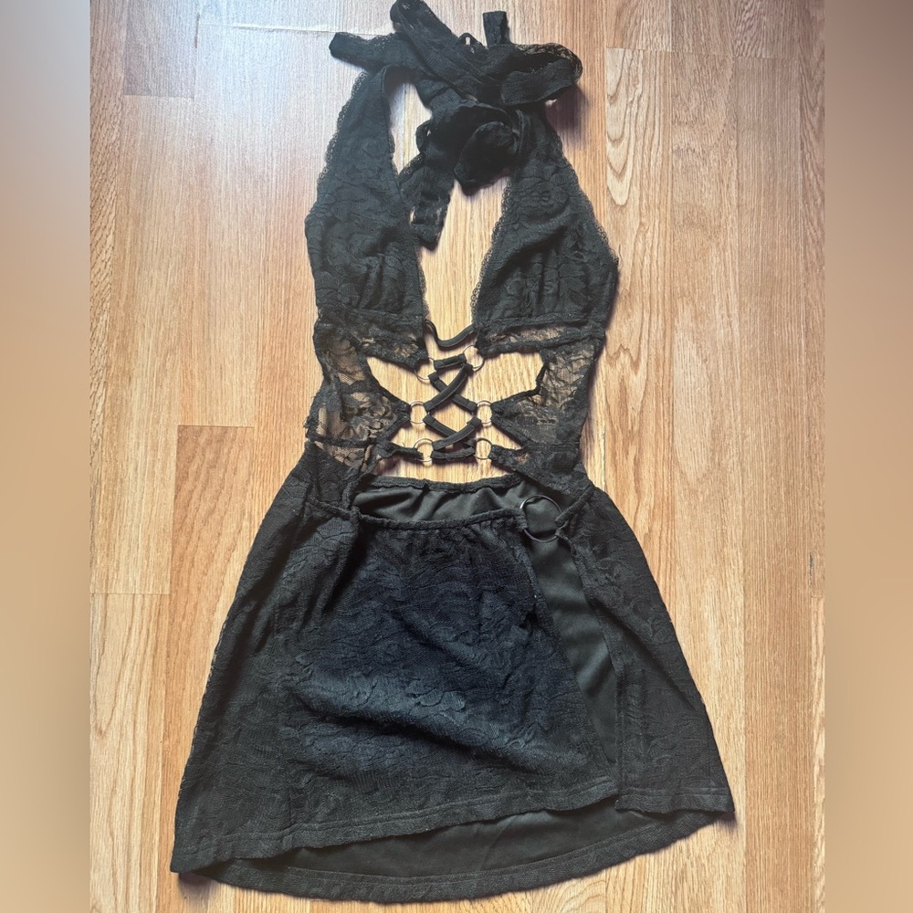 Elegant Black Lace Halter Dress